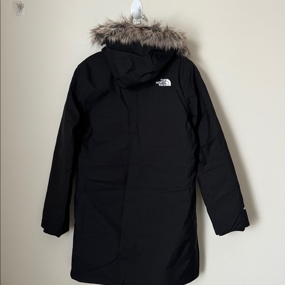 North Face Women's Arctic Hooded Faux-Fur-Trim Parka new size medium - Picture 12 of 13